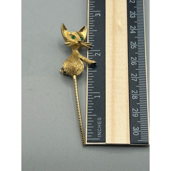 Vintage Cute Cat Kitten Pin Brooch Long Dangling Tail Gold Tone and Green Eyes - Picture 5 of 5